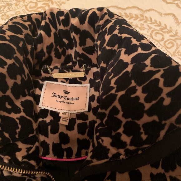 Juicy leopard velour vest. - Picture 4 of 4